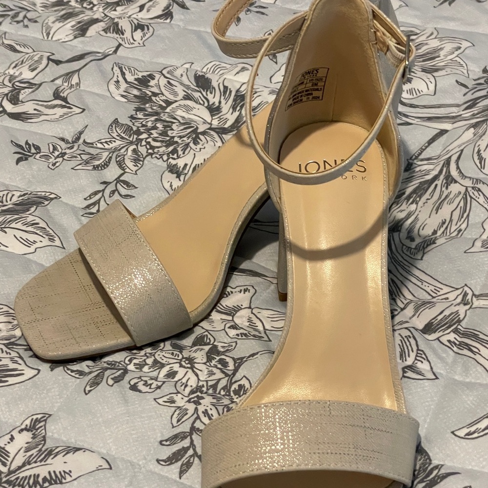 Jones New York Cream Block Heel Sandals